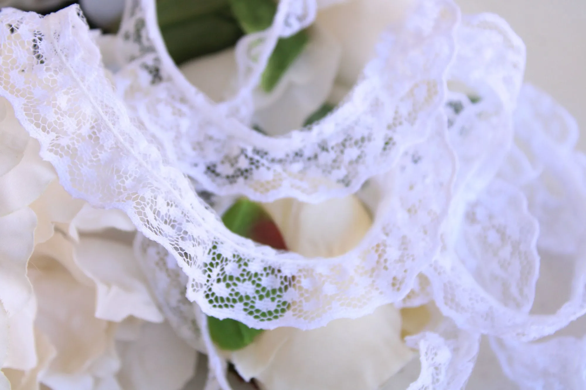 Vintage Ruffled Lace Trim, White,  7/8" Wide, 3 yards