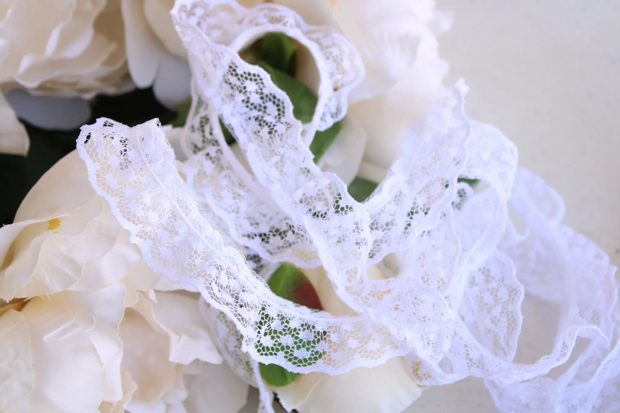 Vintage Ruffled Lace Trim, White,  7/8" Wide, 3 yards