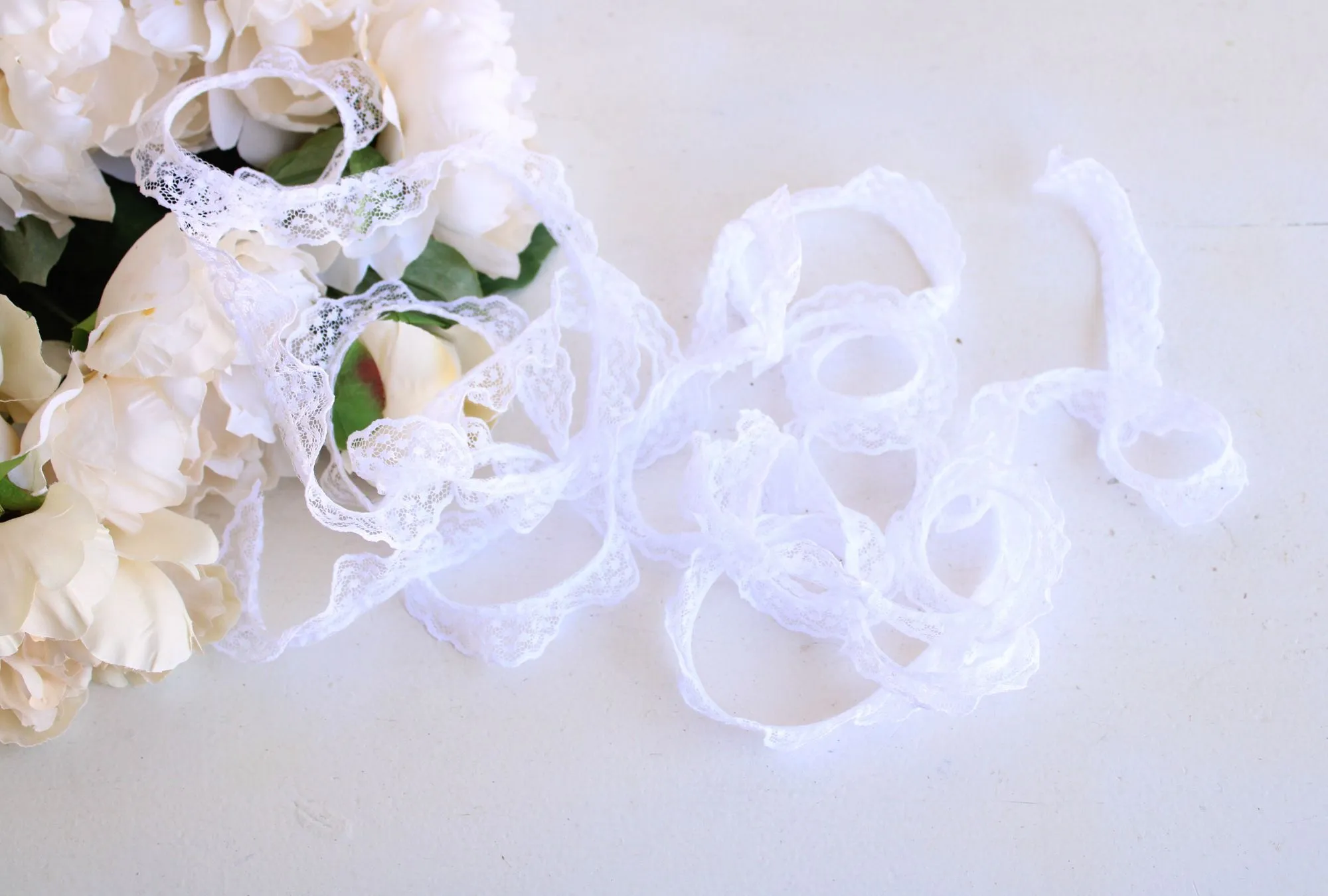 Vintage Ruffled Lace Trim, White,  7/8" Wide, 3 yards